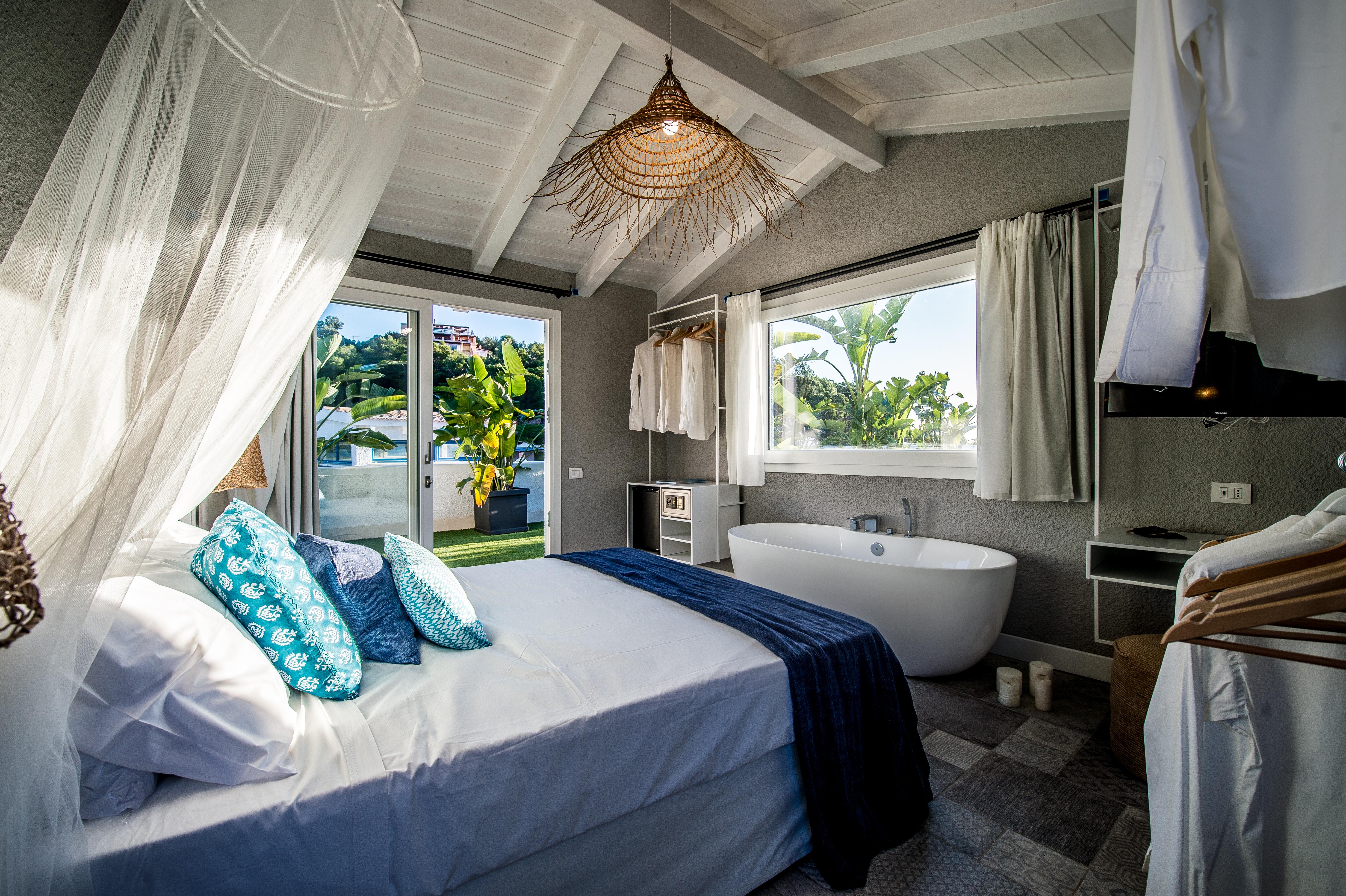 Boutique Hotel Capo Blu Santa Margherita di Pula Buitenkant foto