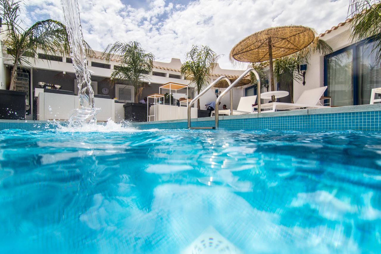 Boutique Hotel Capo Blu Santa Margherita di Pula Buitenkant foto